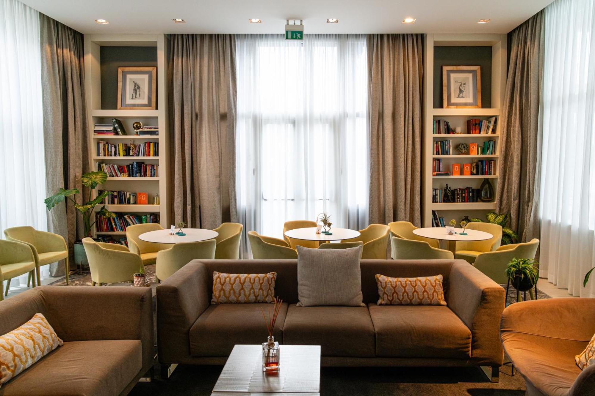 Araba Fenice Hotel Изео Екстериор снимка